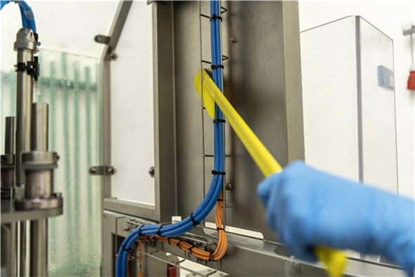 Vikan ultradunne reinigingsborstel met lange steel medium 4197