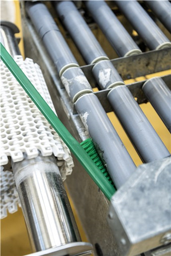 Vikan ultradunne reinigingsborstel met lange steel medium 4197